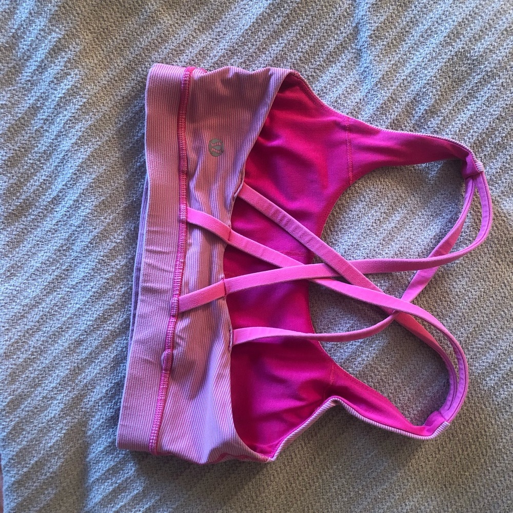Lululemon sports bra